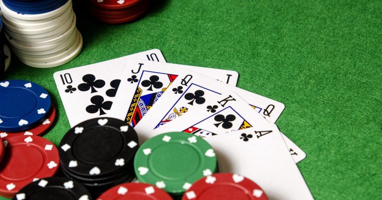 Có tồn tại cách đánh đúng trong game Poker hay không - Hình 1