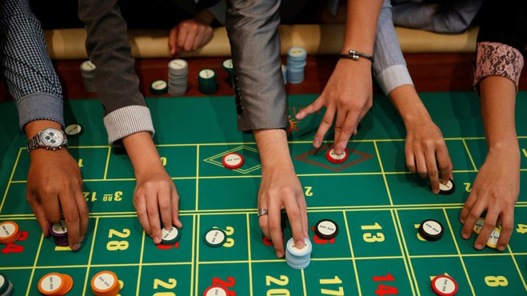 Xem xét cách bố trí bàn cược trong trò chơi Roulette