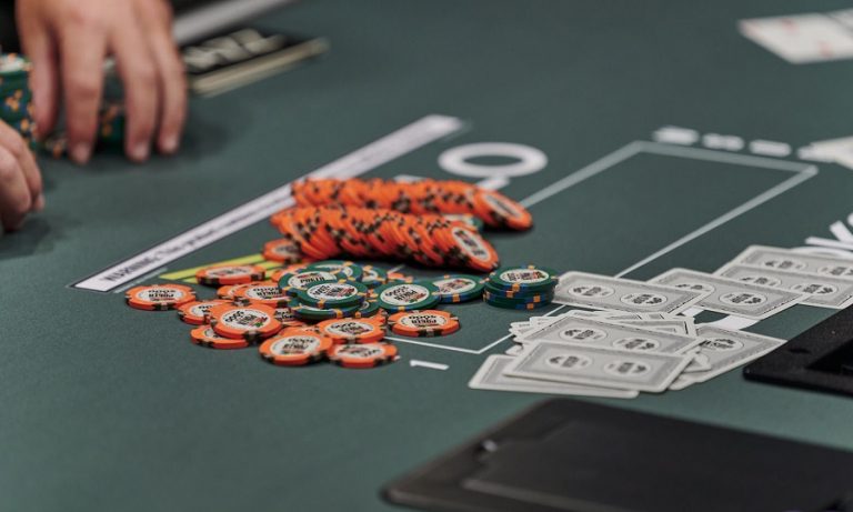 Tổng quan về bài Poker 7 cây hấp dẫn và trả thưởng cực lớn