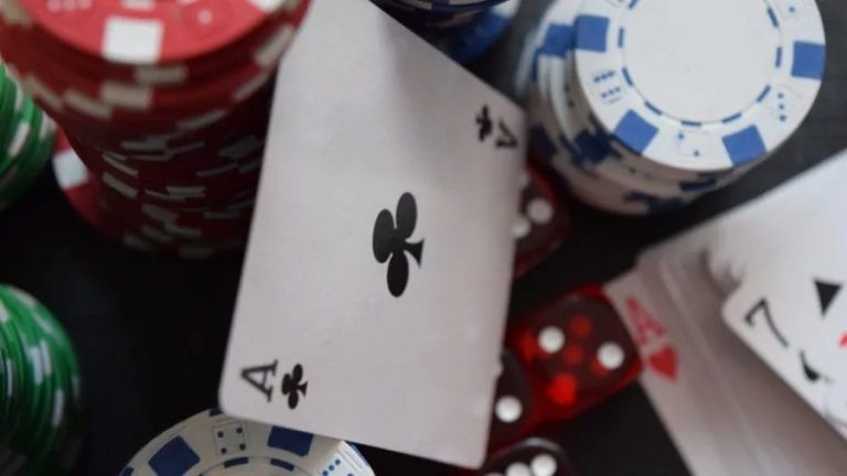 Phương pháp All in Poker giúp kiếm tiền dễ dàng hơn dành cho cược thủ