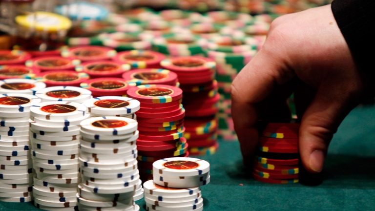 Quyền lựa chọn và cách tính điểm ở trong bài Blackjack